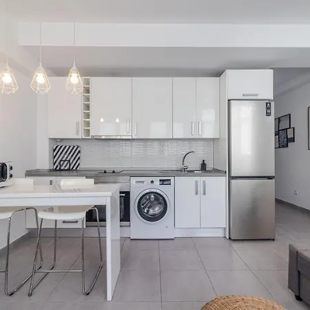 Breezy Bright Urban Oasis Apartment Las Palmas / Gran Canaria