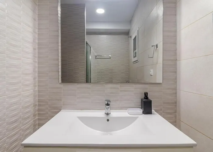 Breezy Bright Urban Oasis *