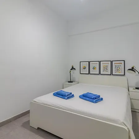 Apartment Breezy Bright Urban Oasis